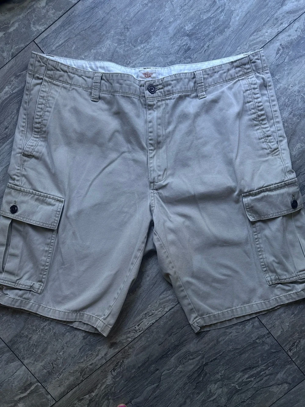 Levi’s Dockers Men’s Cargo Shorts Khaki Beige 100% Cotton Size 38 Classic Fit